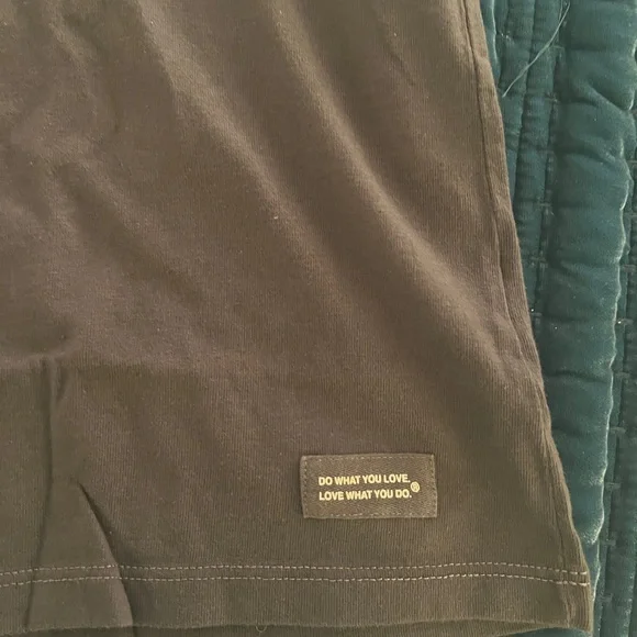 NWT Life is Good Navy Blue Graphic V neck T-Shirt, size large - Picture 5 of 7